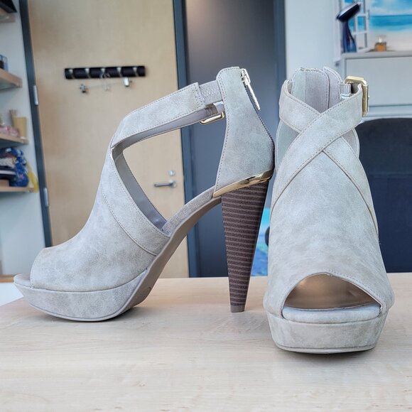 Guess Shoes - Guess Peep Toe Platform